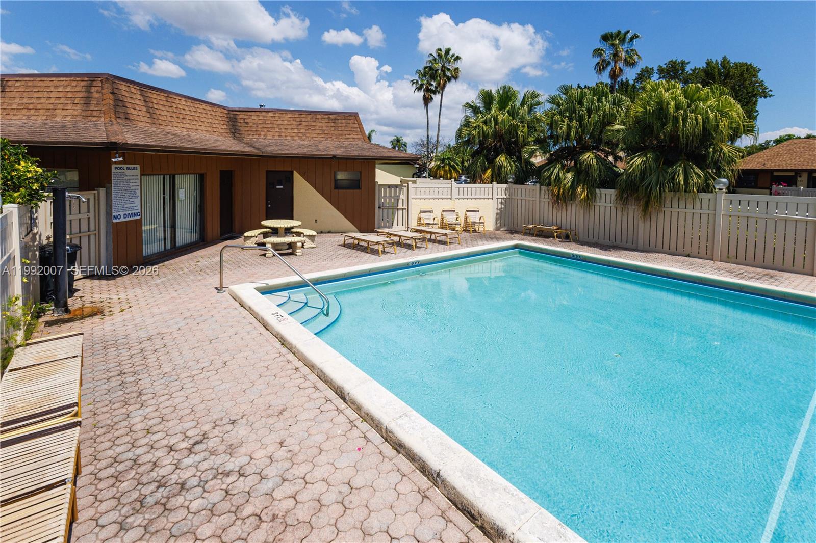 723 Banks Rd Margate, FL 33063