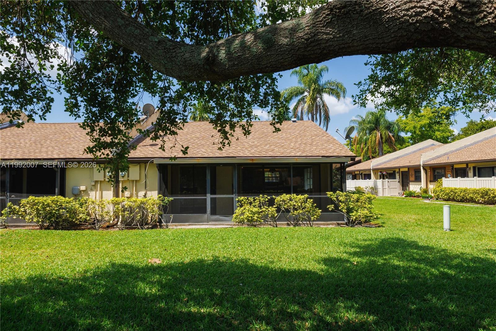 723 Banks Rd Margate, FL 33063