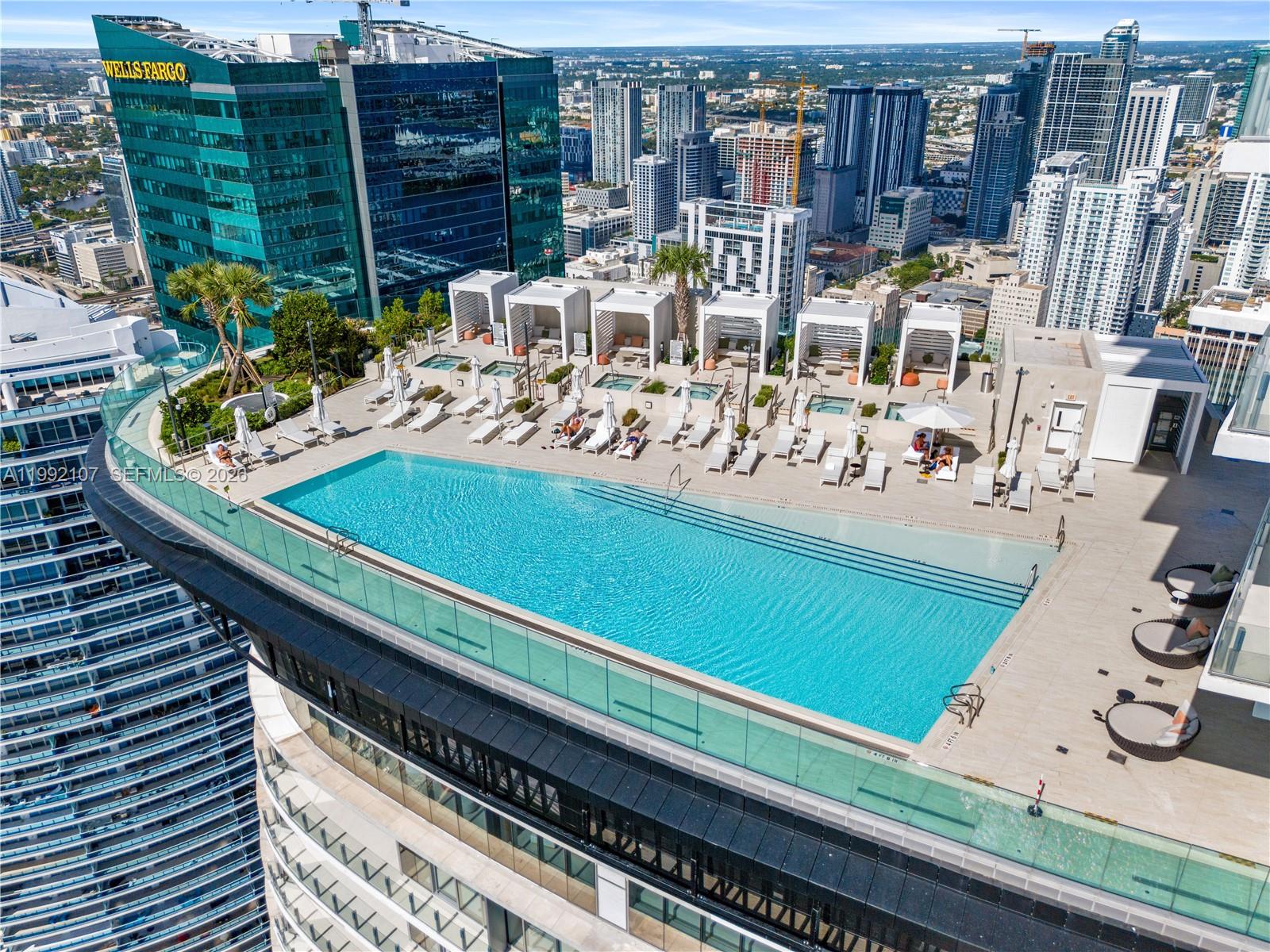 image Aston Martin Residences4