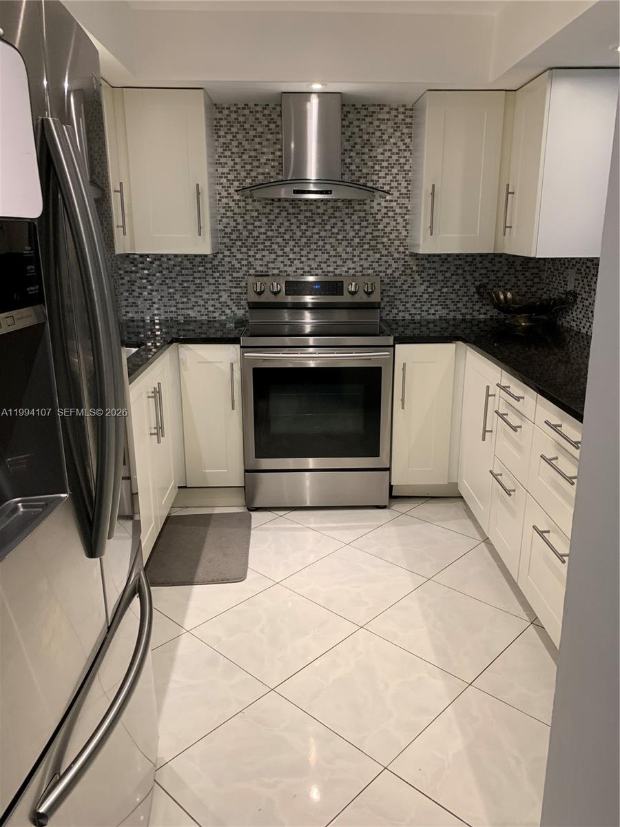 501 Three Iss Blvd #108