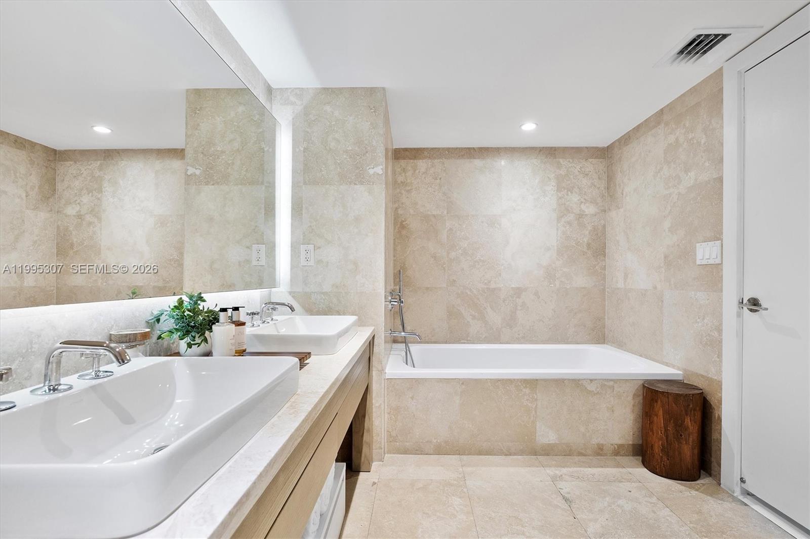 Undisclosed Address Miami Beach, FL 33139