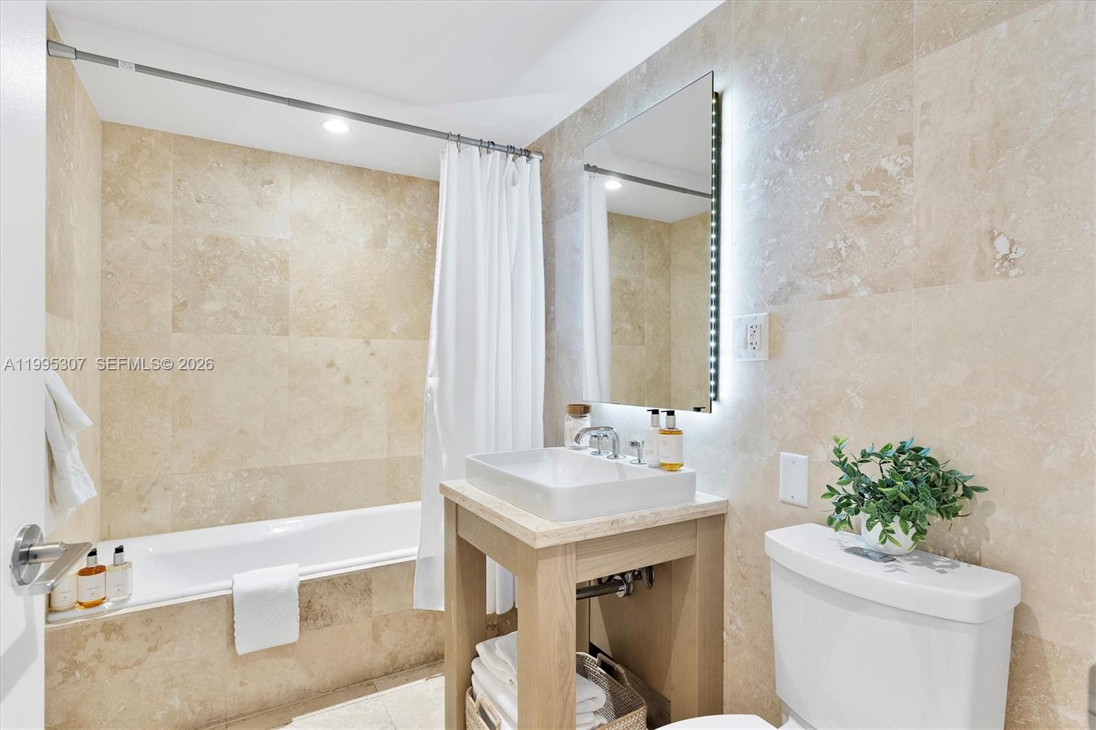 Undisclosed Address Miami Beach, FL 33139