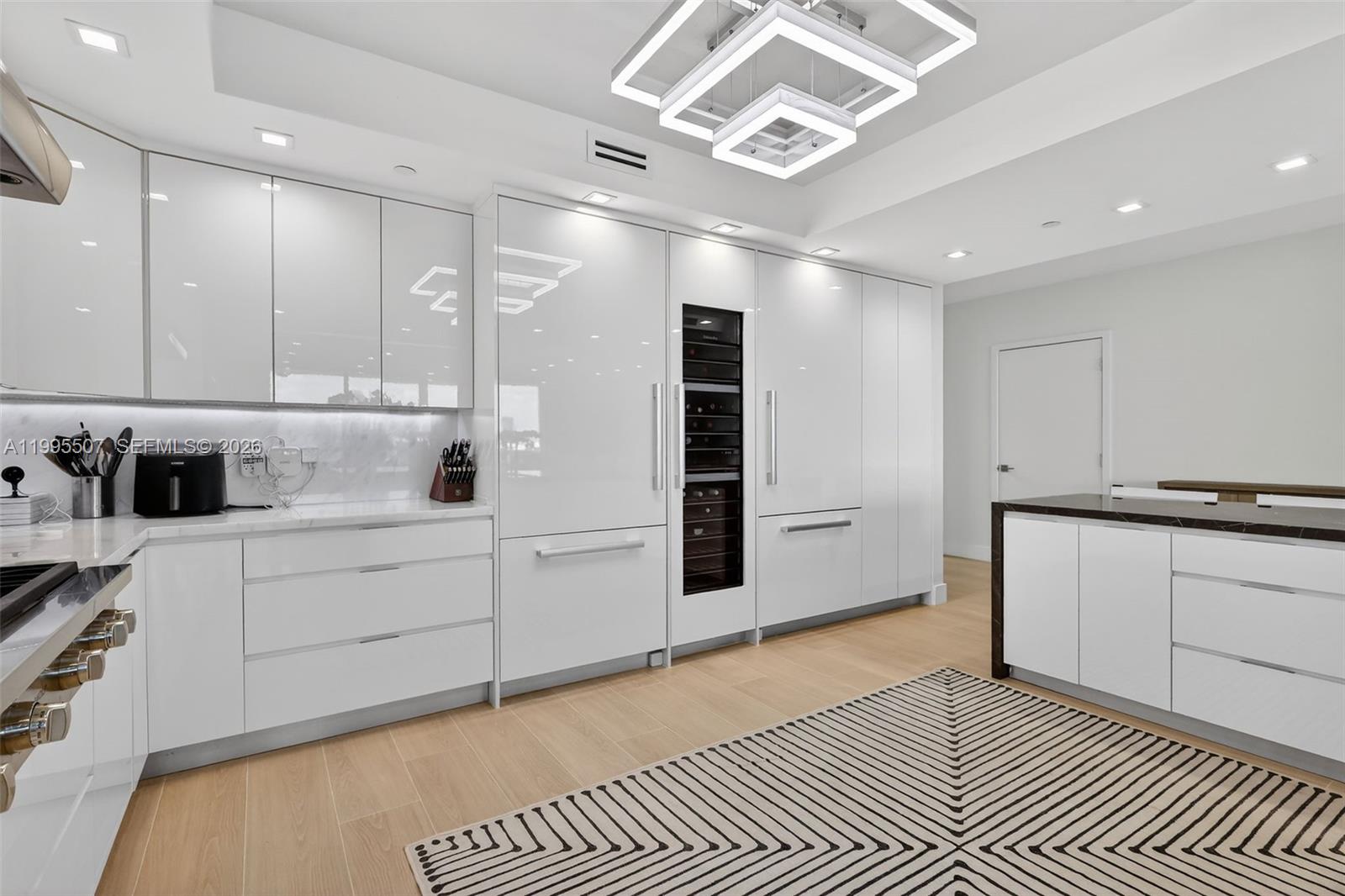 6000 Island Blvd #2102 Aventura, FL 33160