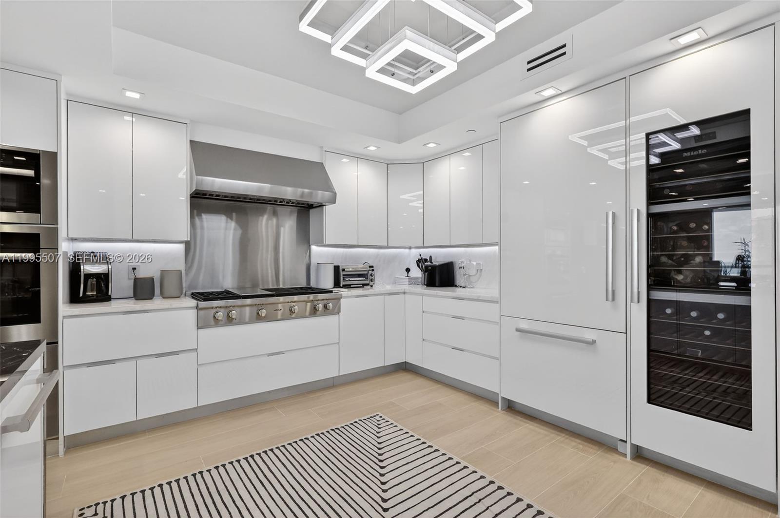 6000 Island Blvd #2102 Aventura, FL 33160