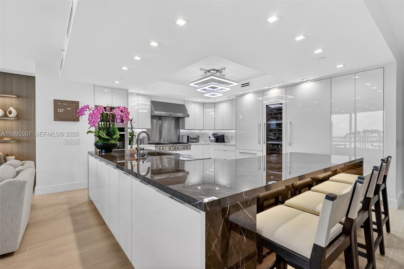 6000 Island Blvd #2102 Aventura, FL 33160