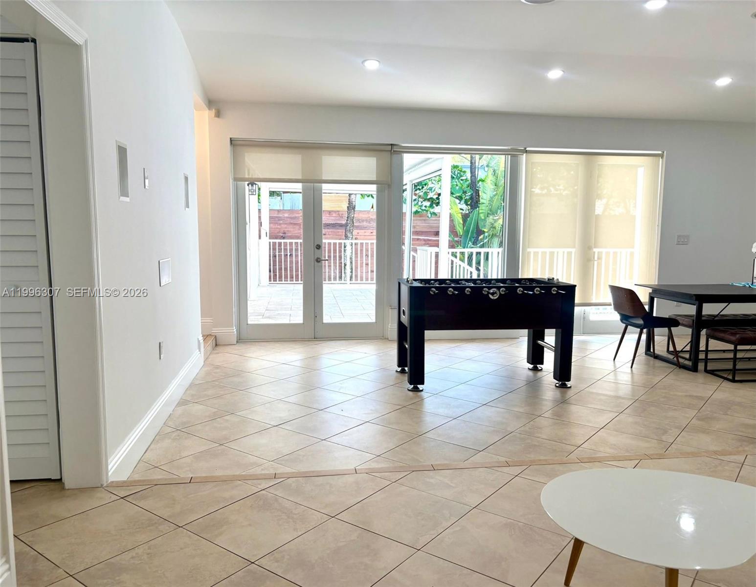 4190 Pamona Ave Miami, FL 33133