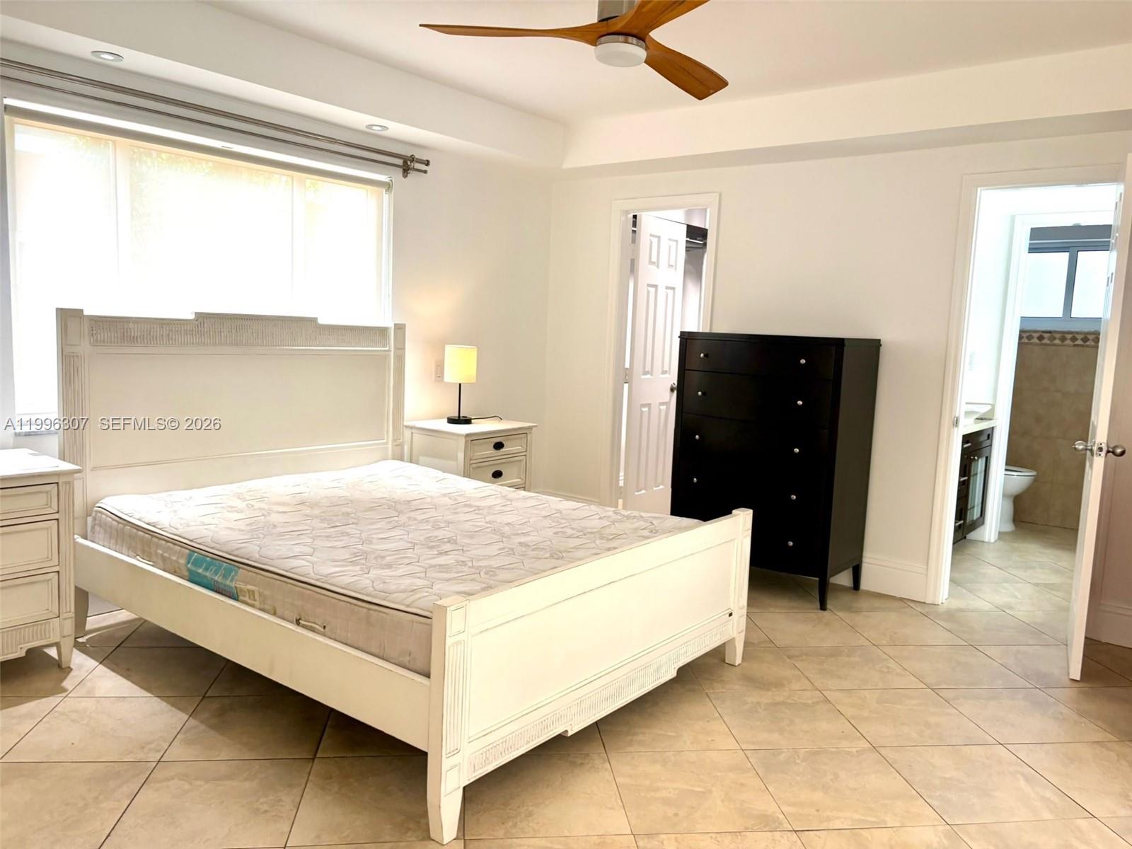 4190 Pamona Ave Miami, FL 33133