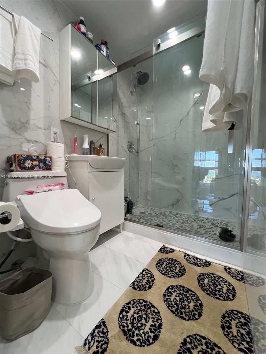 880 NE 69th St #11M Miami, FL 33138