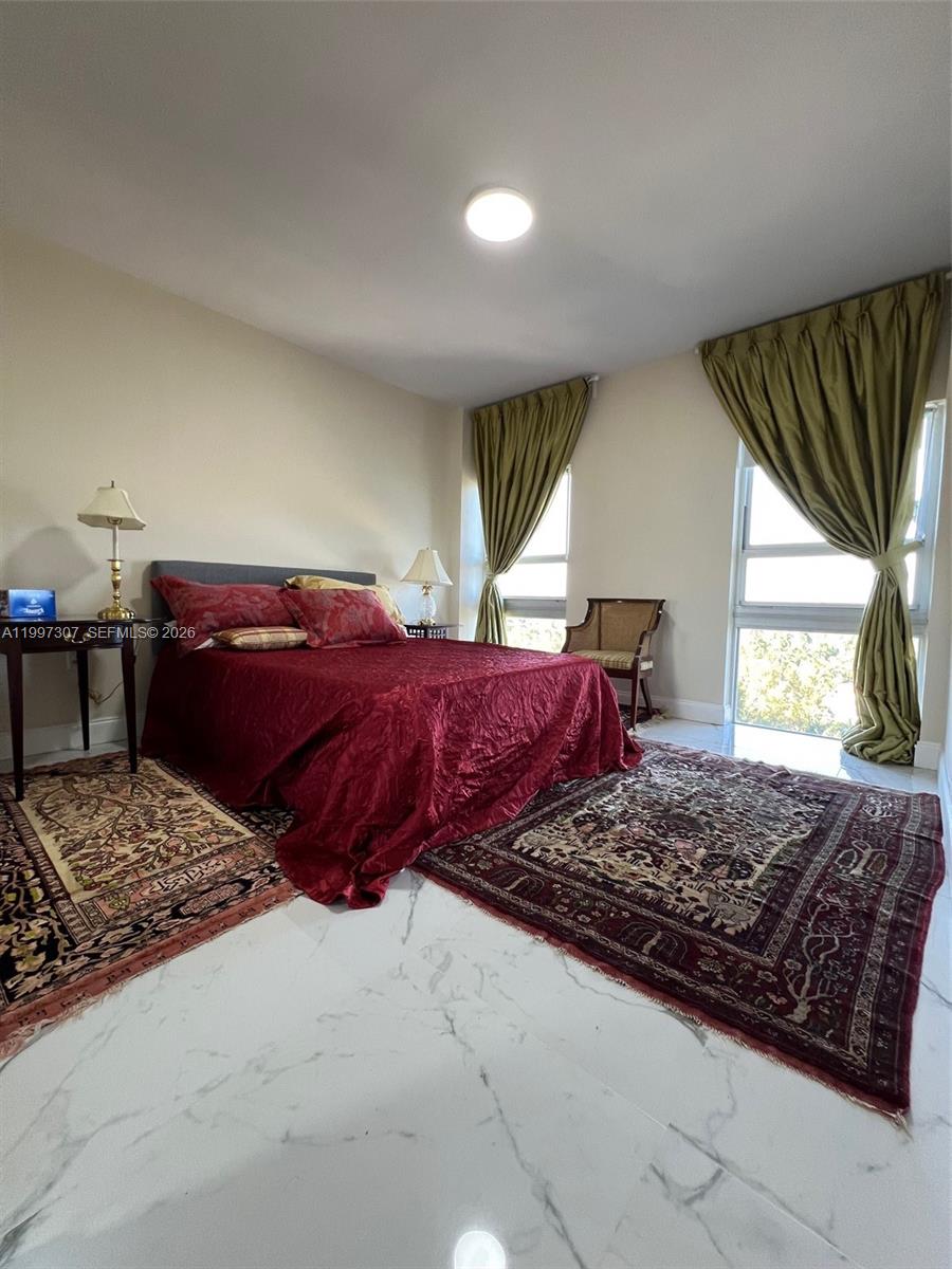 880 NE 69th St #11M Miami, FL 33138