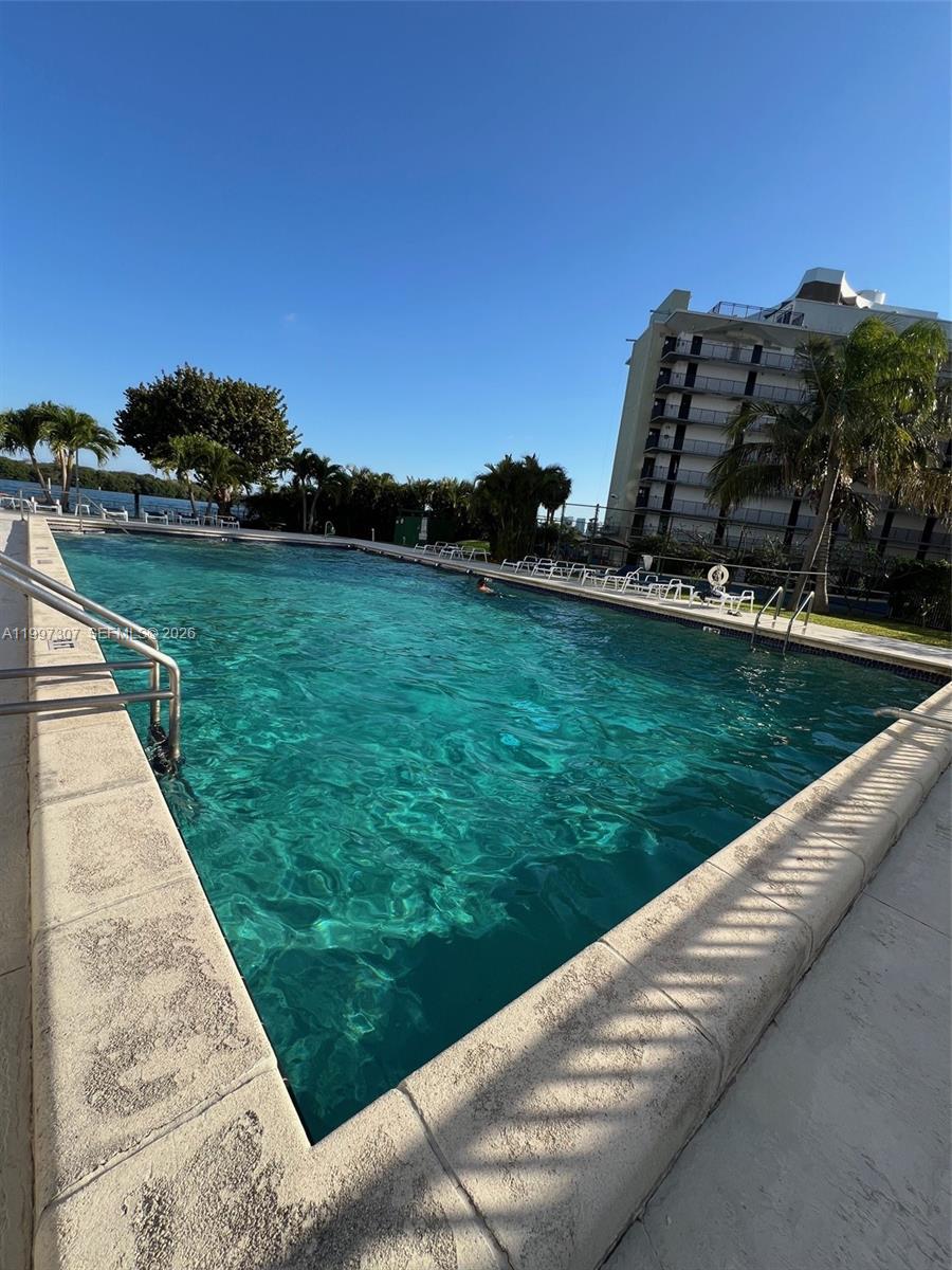 880 NE 69th St #11M Miami, FL 33138