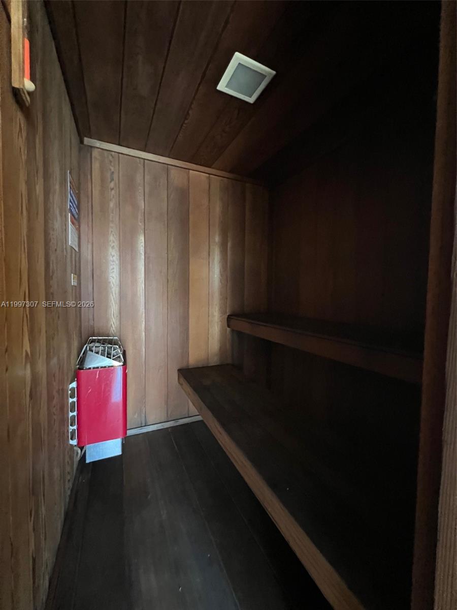 880 NE 69th St #11M Miami, FL 33138