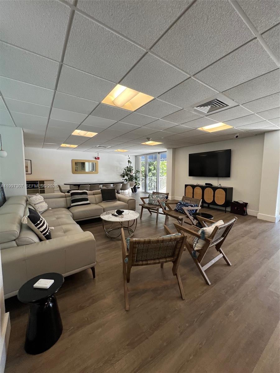 880 NE 69th St #11M Miami, FL 33138