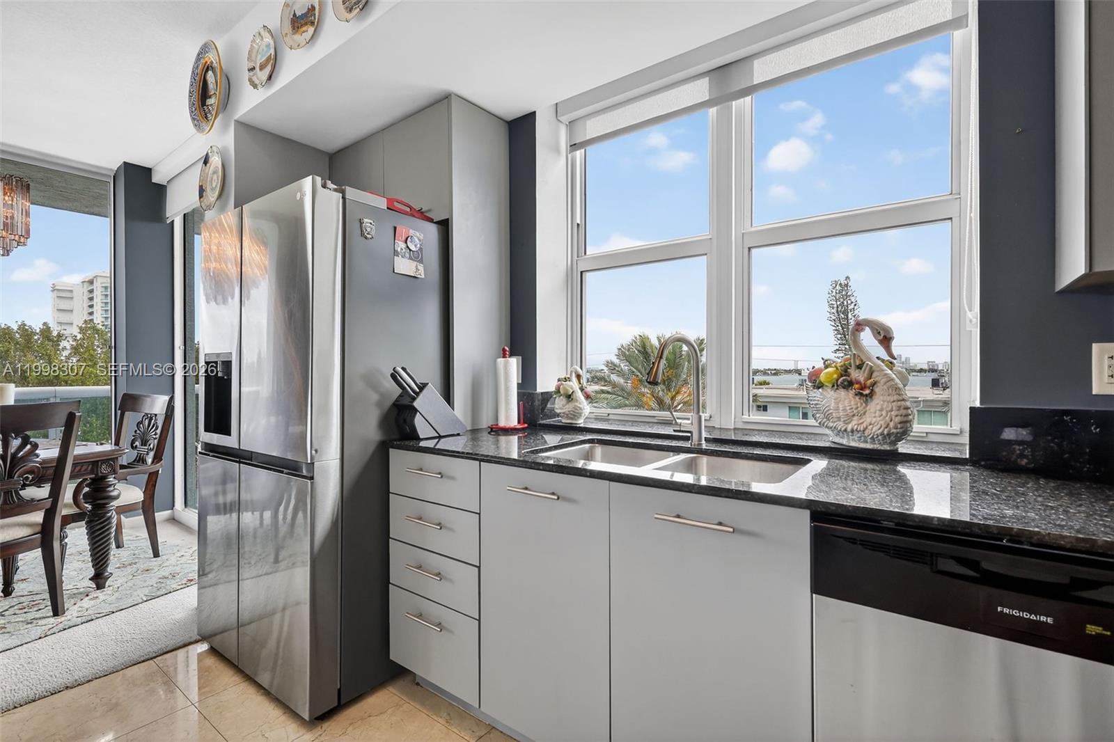 7910 Harbor Is Dr #406 North Bay Village, FL 33141