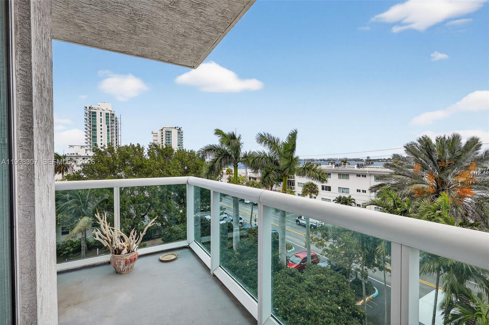 7910 Harbor Is Dr #406 North Bay Village, FL 33141