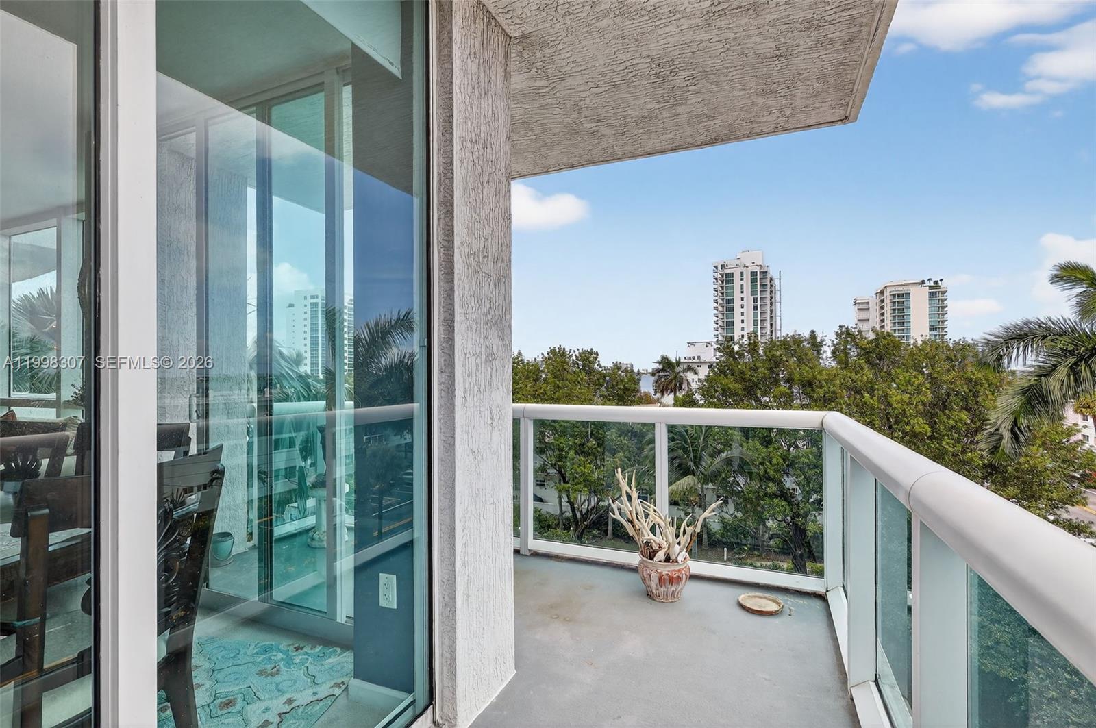 7910 Harbor Is Dr #406 North Bay Village, FL 33141