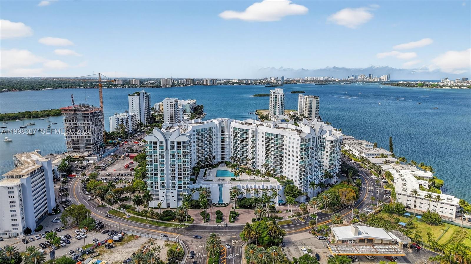 7910 Harbor Is Dr #406 North Bay Village, FL 33141