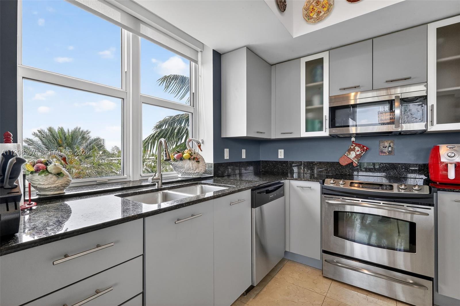 7910 Harbor Is Dr #406 North Bay Village, FL 33141