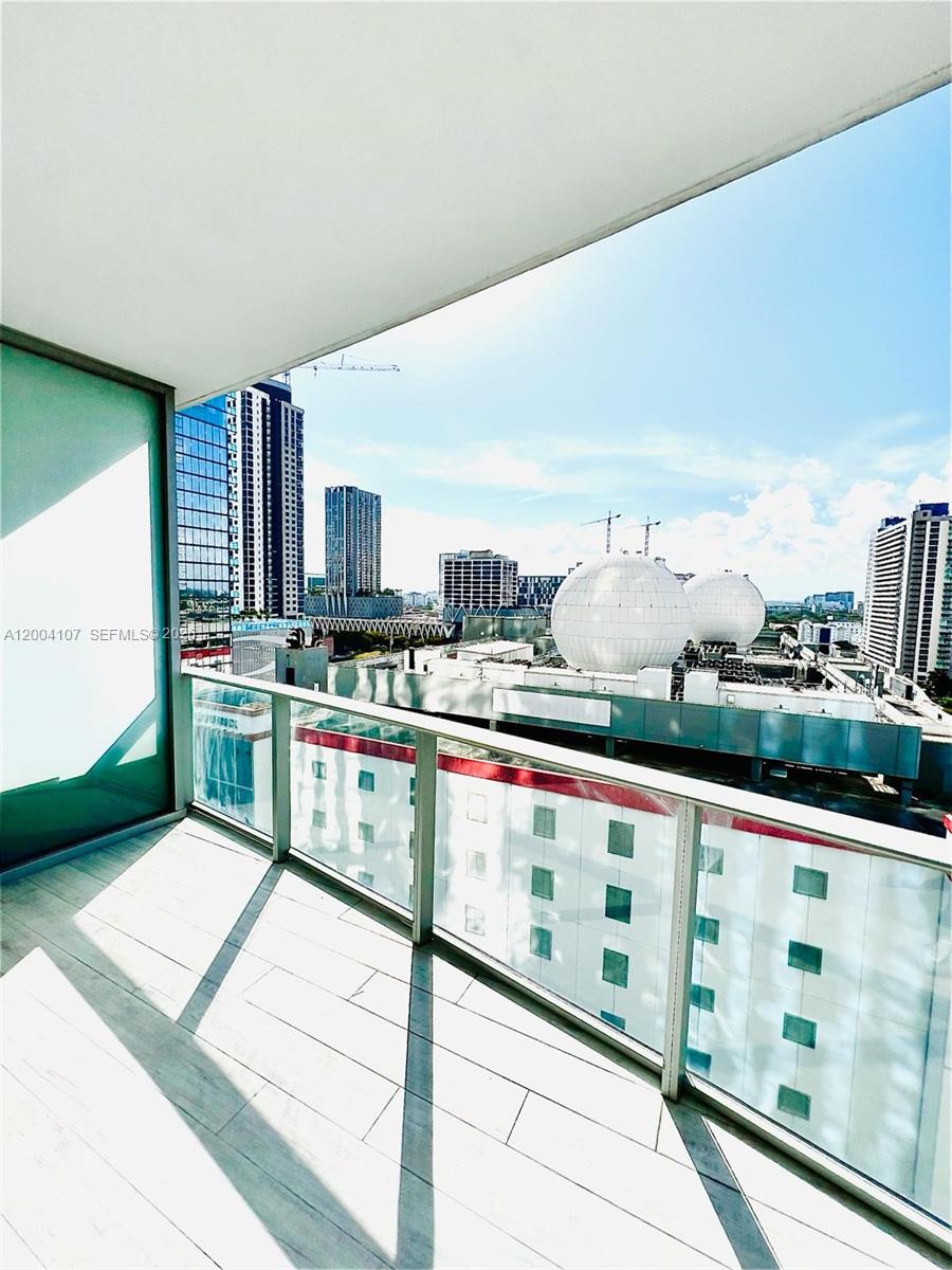 image Paramount Miami Worldcenter5