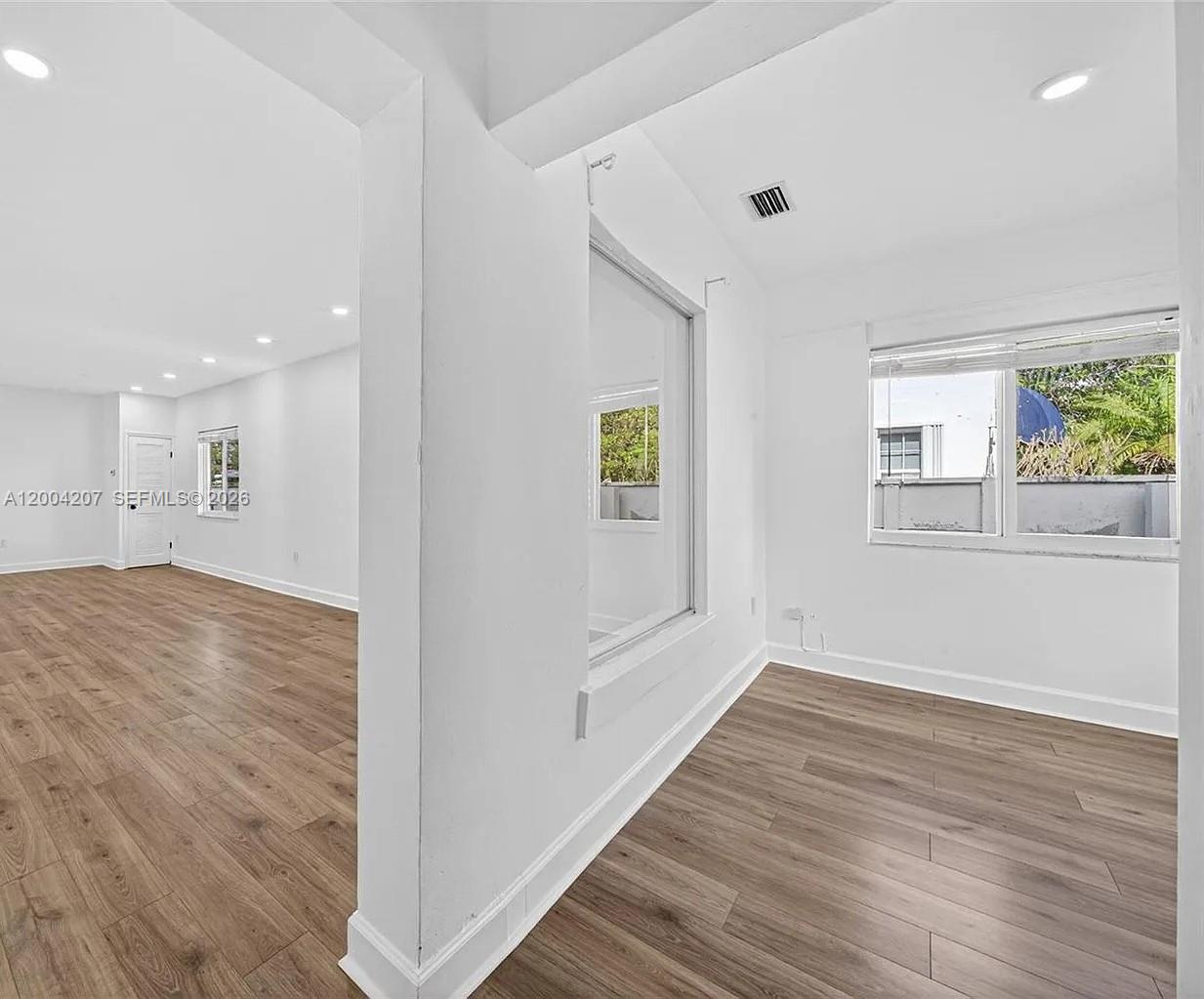 426 SW 26th Rd Miami, FL 33129