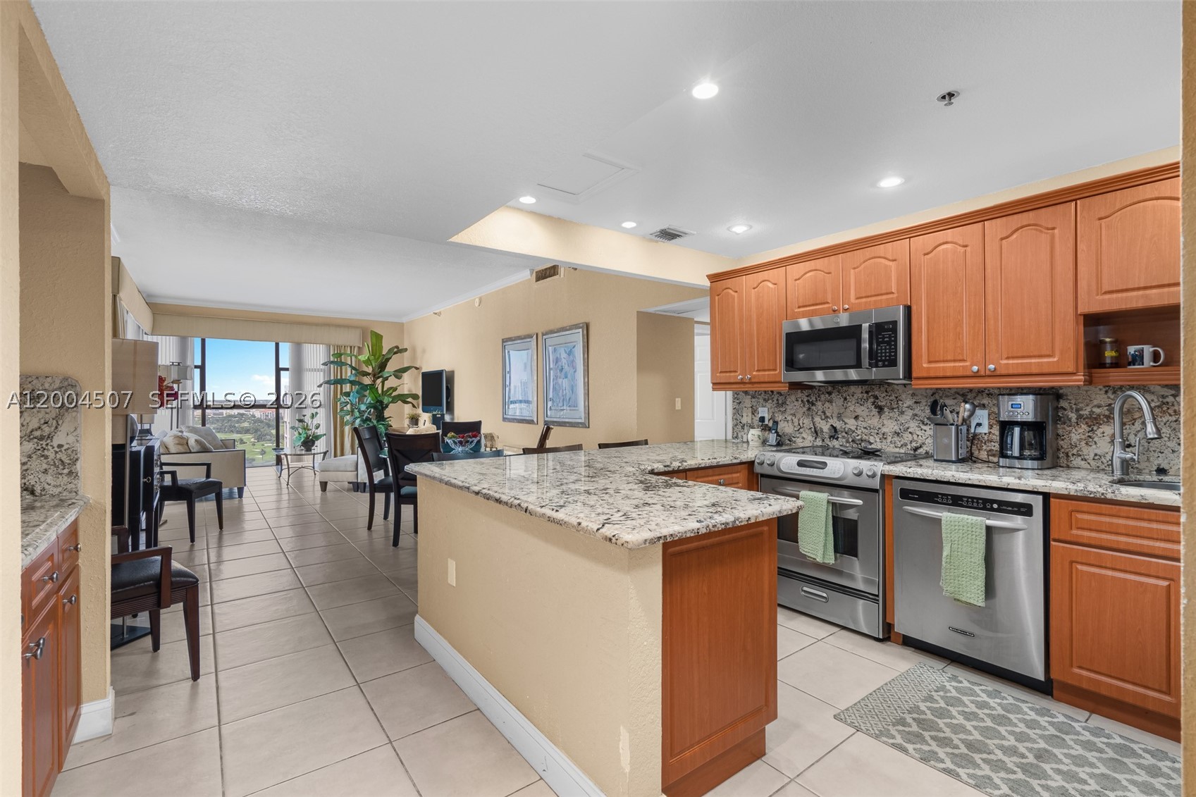 20505 E Country Clb Dr #PH-38 Aventura, FL 33180