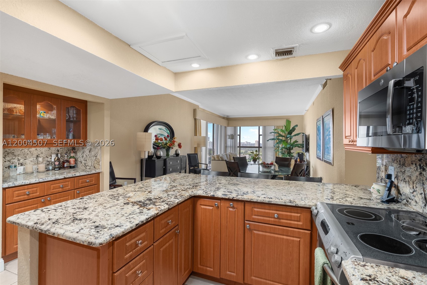 20505 E Country Clb Dr #PH-38 Aventura, FL 33180