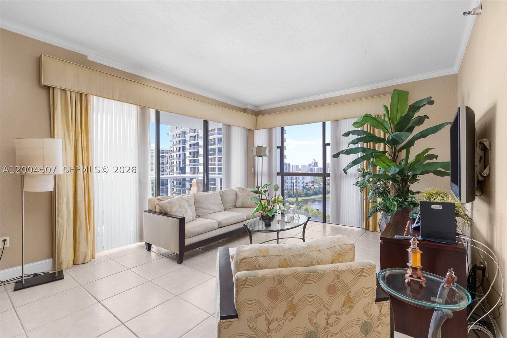 20505 E Country Clb Dr #PH-38 Aventura, FL 33180