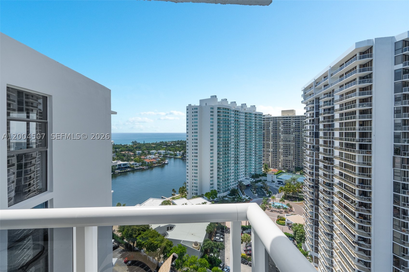 20505 E Country Clb Dr #PH-38 Aventura, FL 33180