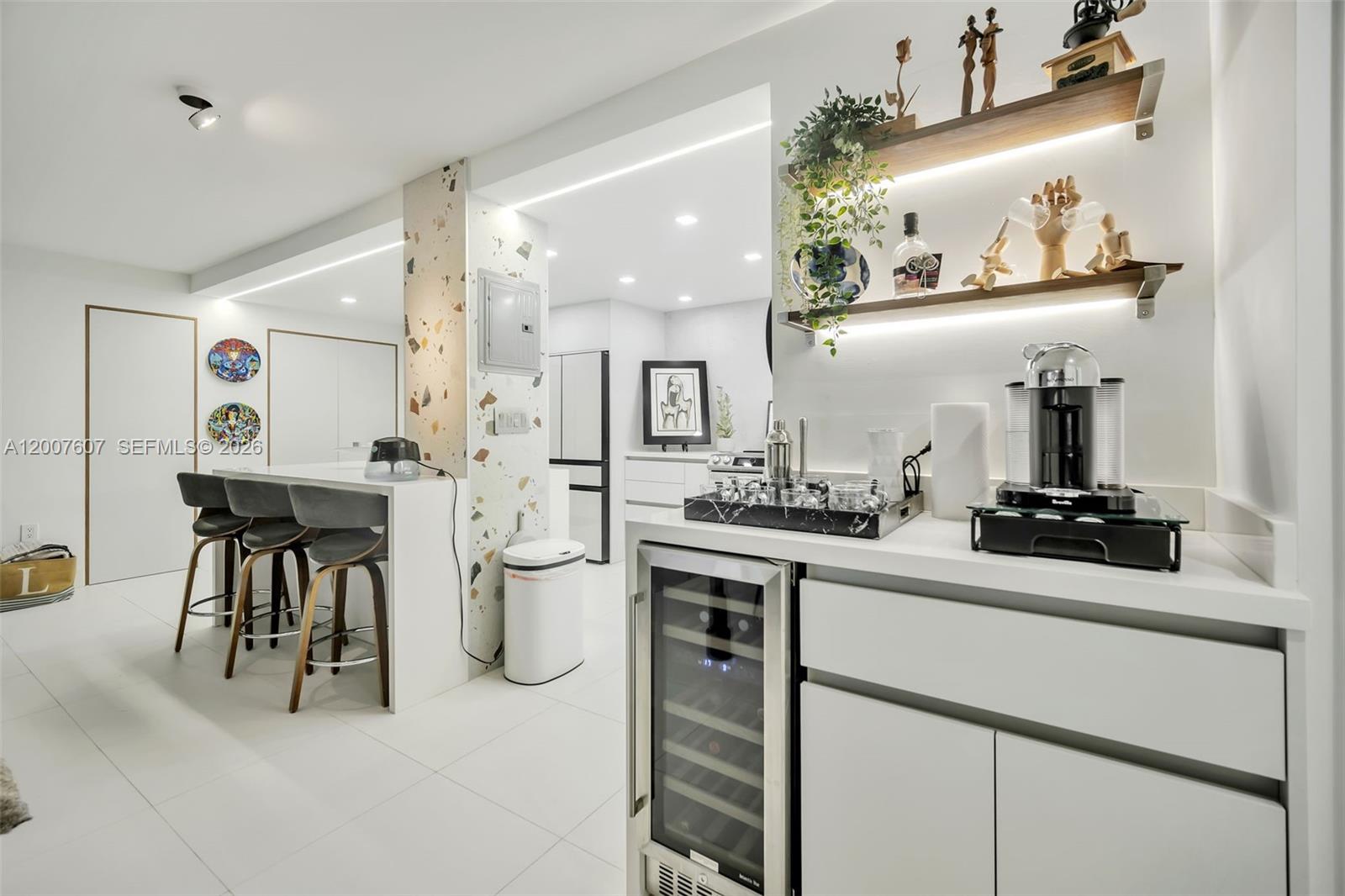 6801 Indian Crk Dr #304