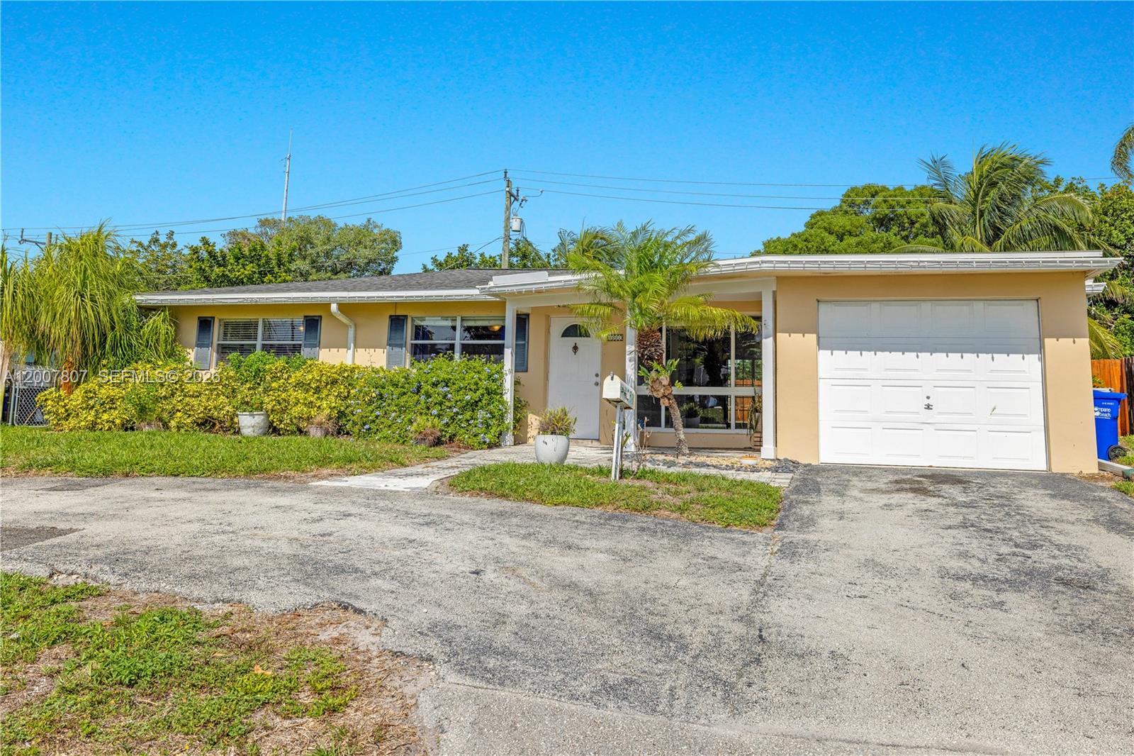 4051 NE 17th Ter Pompano Beach, FL 33064