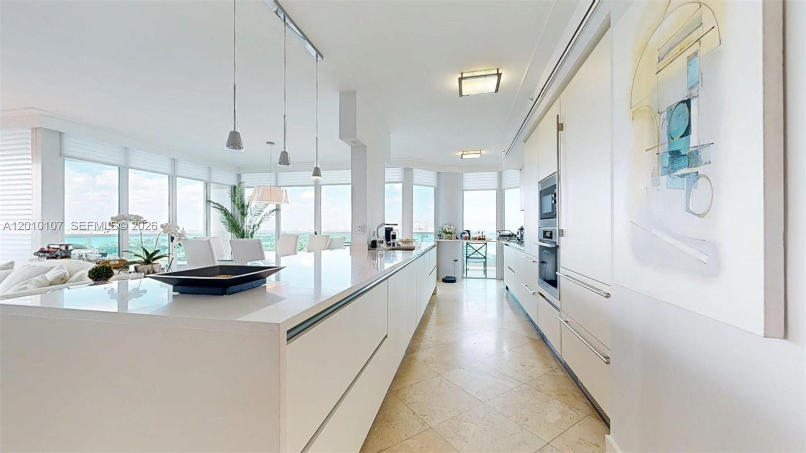 5025 Collins Ave #2206 Miami Beach, FL 33140