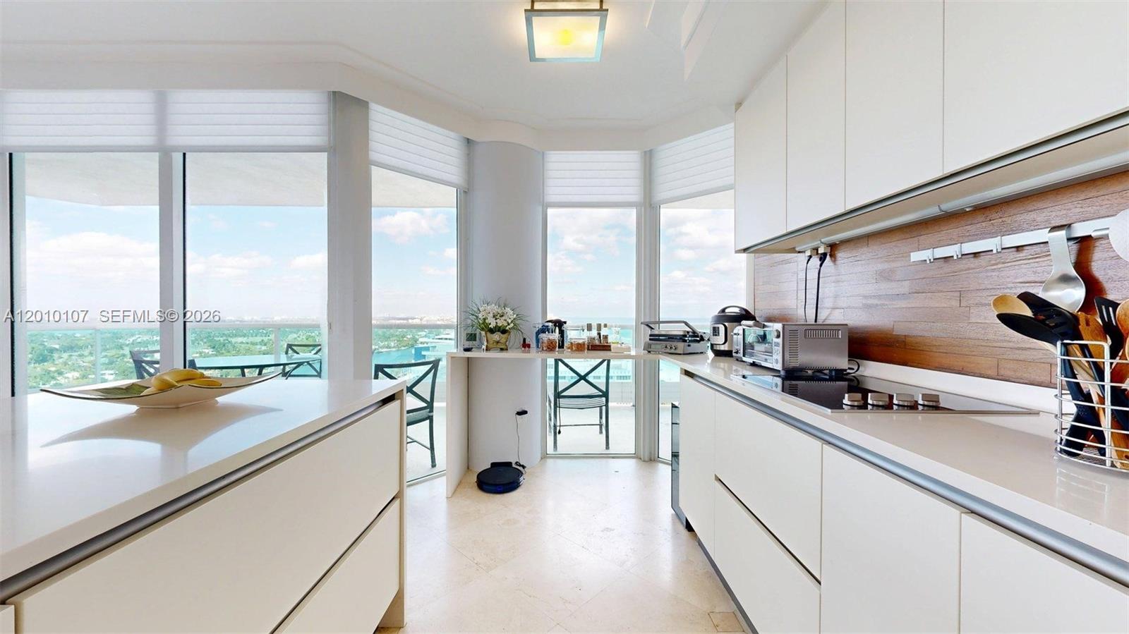 5025 Collins Ave #2206 Miami Beach, FL 33140