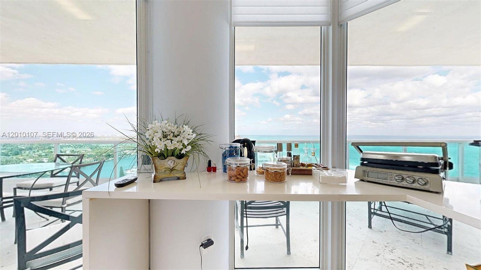 5025 Collins Ave #2206 Miami Beach, FL 33140