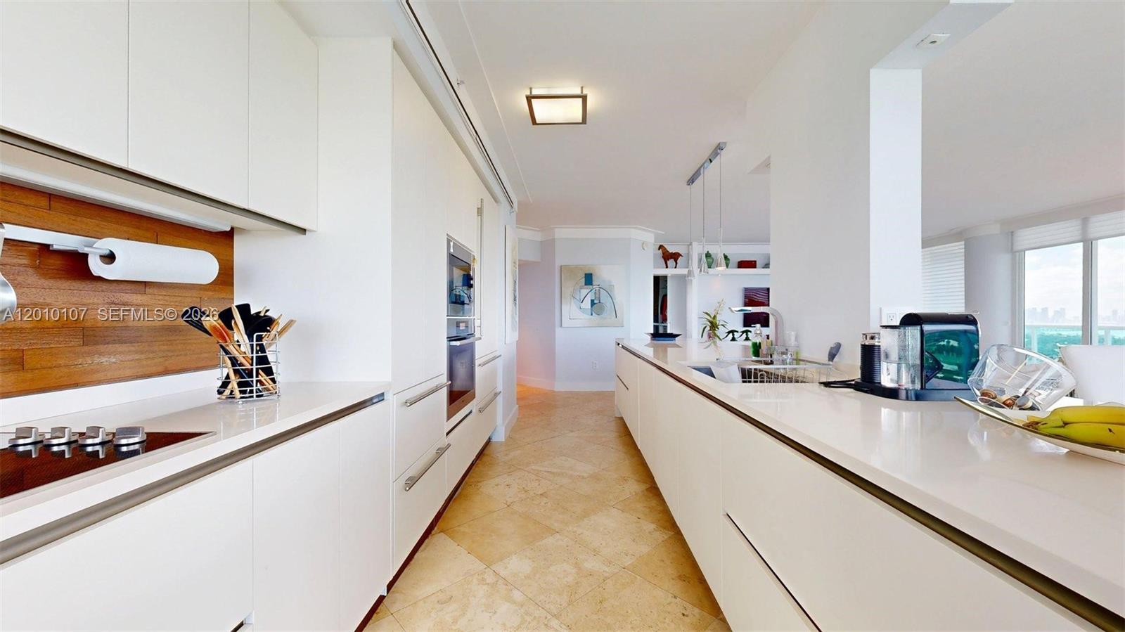 5025 Collins Ave #2206 Miami Beach, FL 33140