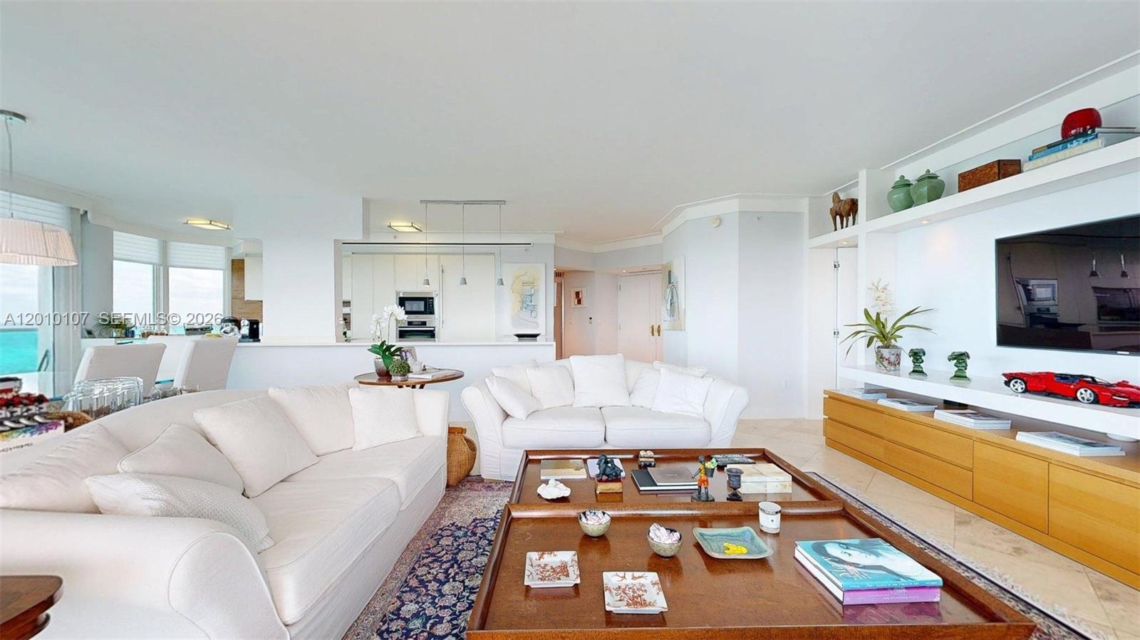5025 Collins Ave #2206 Miami Beach, FL 33140