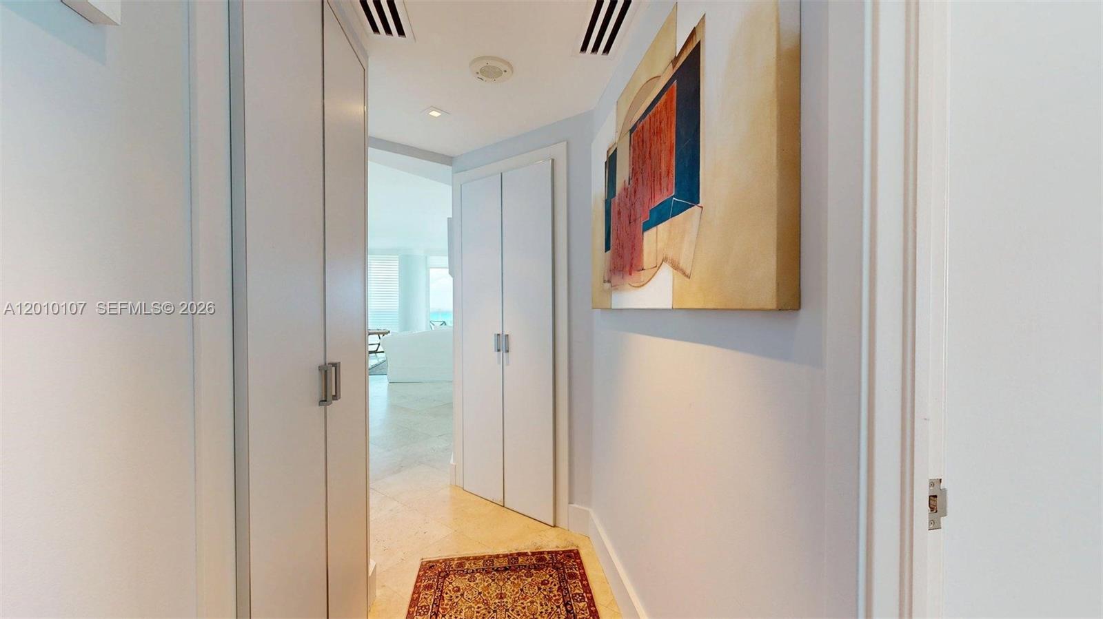 5025 Collins Ave #2206 Miami Beach, FL 33140