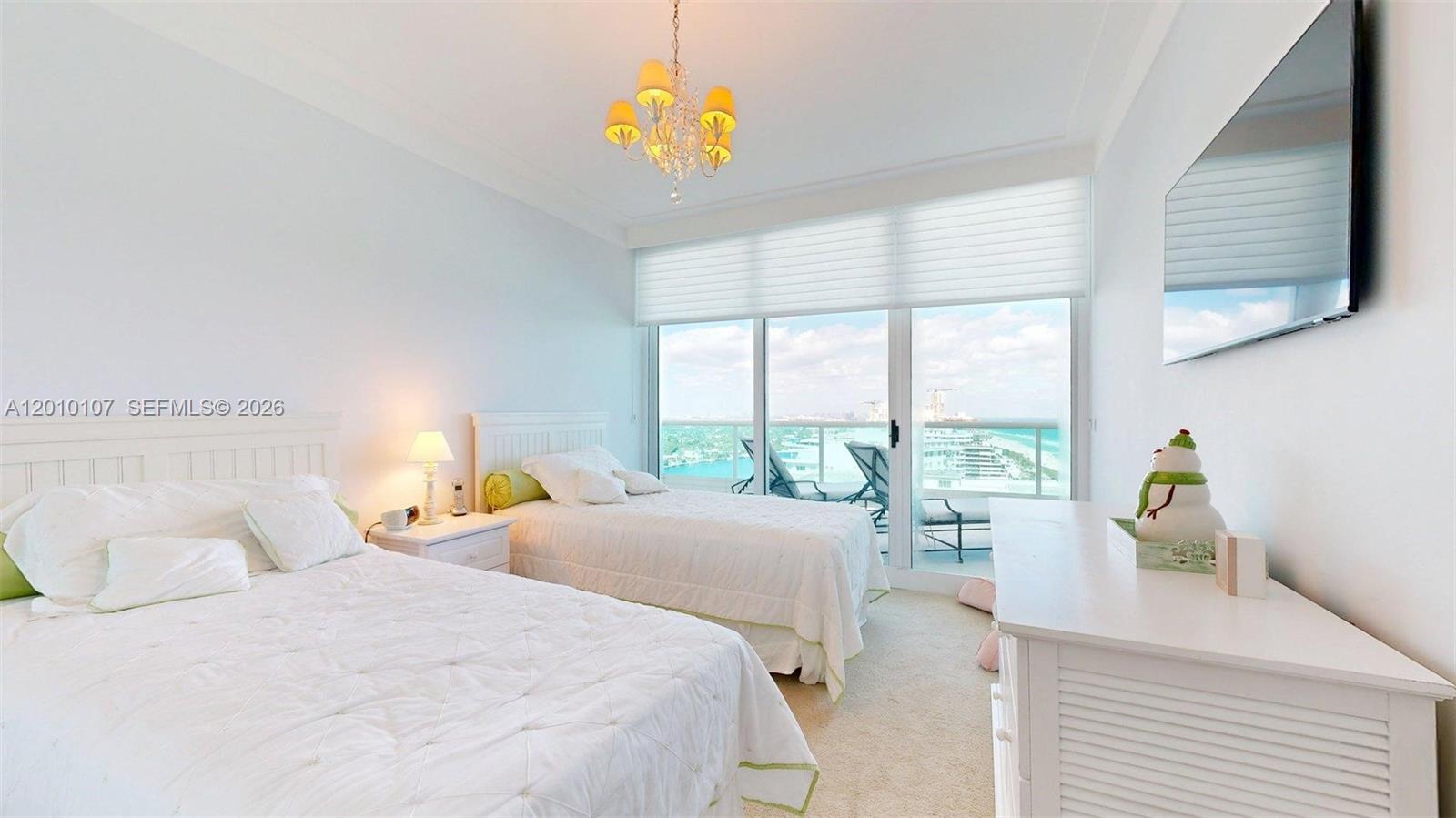 5025 Collins Ave #2206 Miami Beach, FL 33140