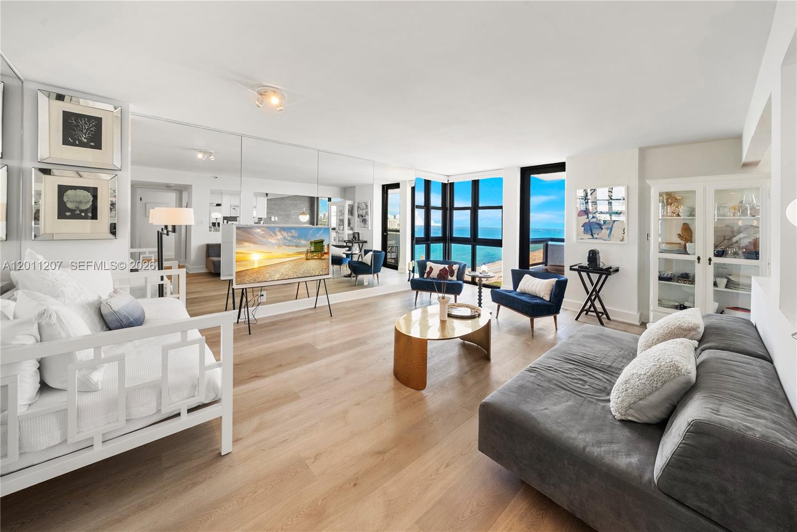 2555 Collins Ave #2014