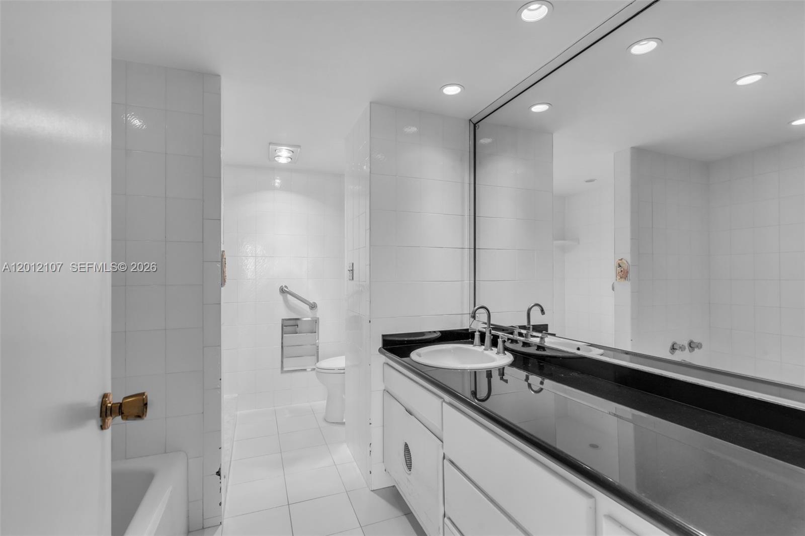 200 Ocean Ln Dr #407 Key Biscayne, FL 33149