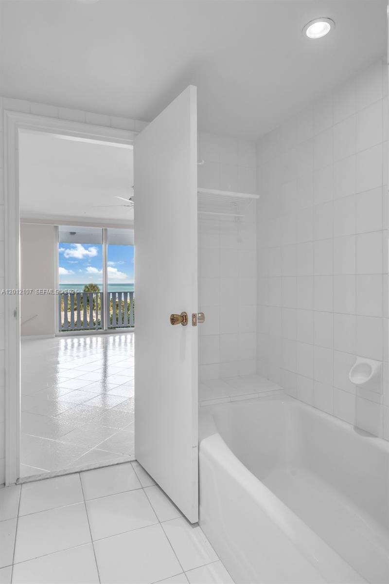 200 Ocean Ln Dr #407 Key Biscayne, FL 33149