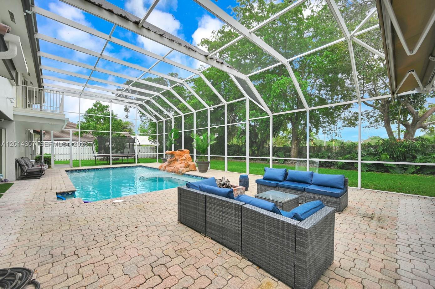 9866 SW 111th Ter Miami, FL 33176