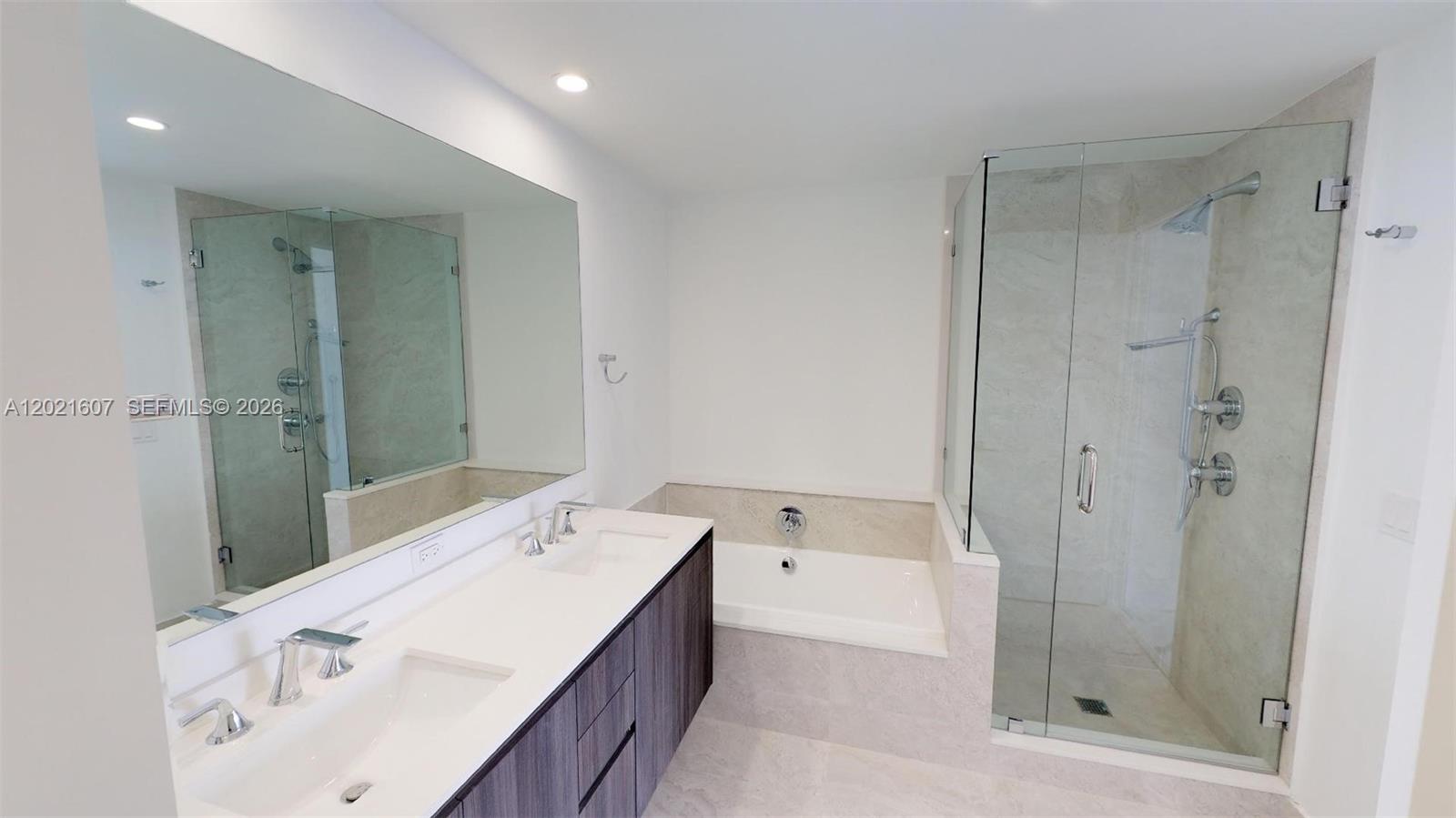 488 NE 18th St #2401 Miami, FL 33132