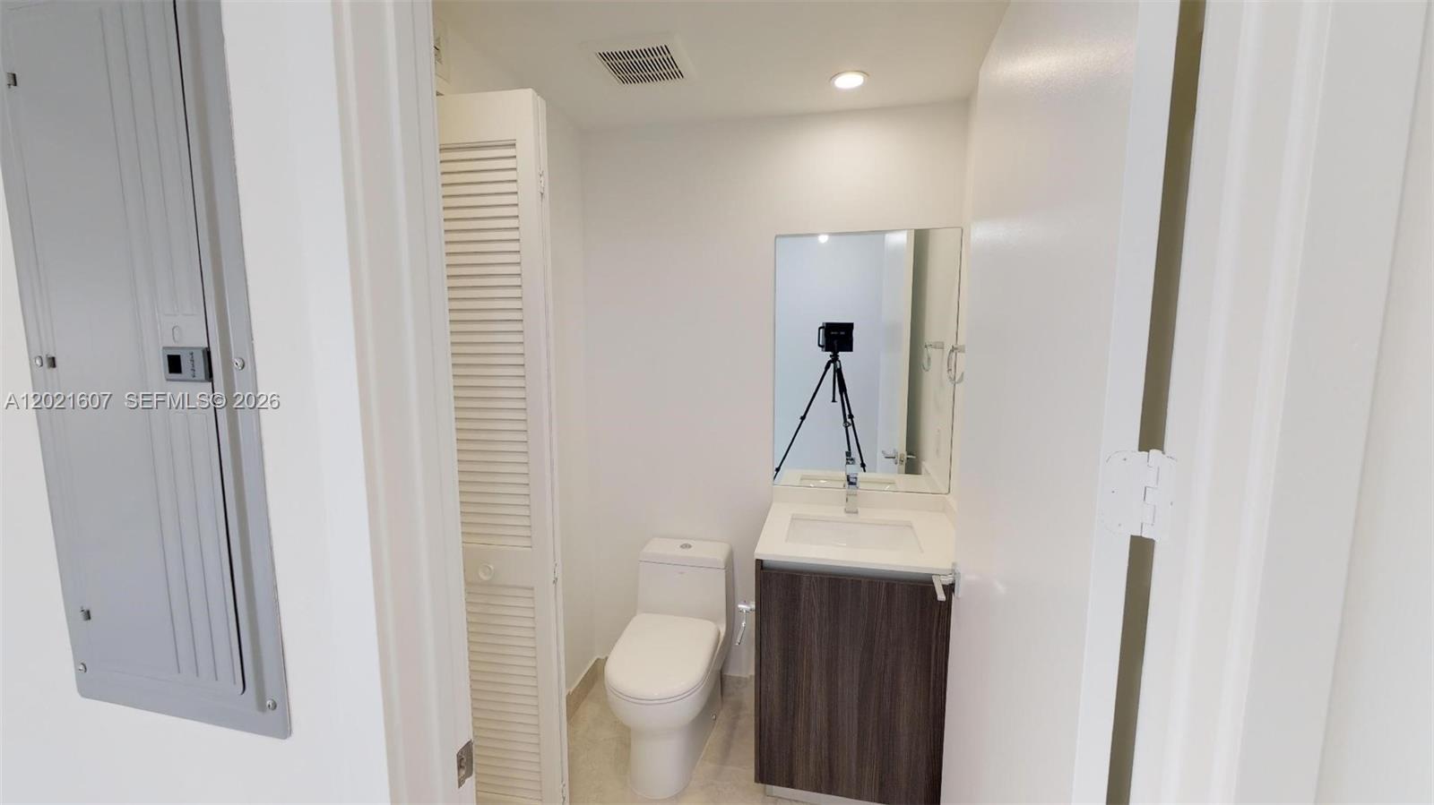 488 NE 18th St #2401 Miami, FL 33132