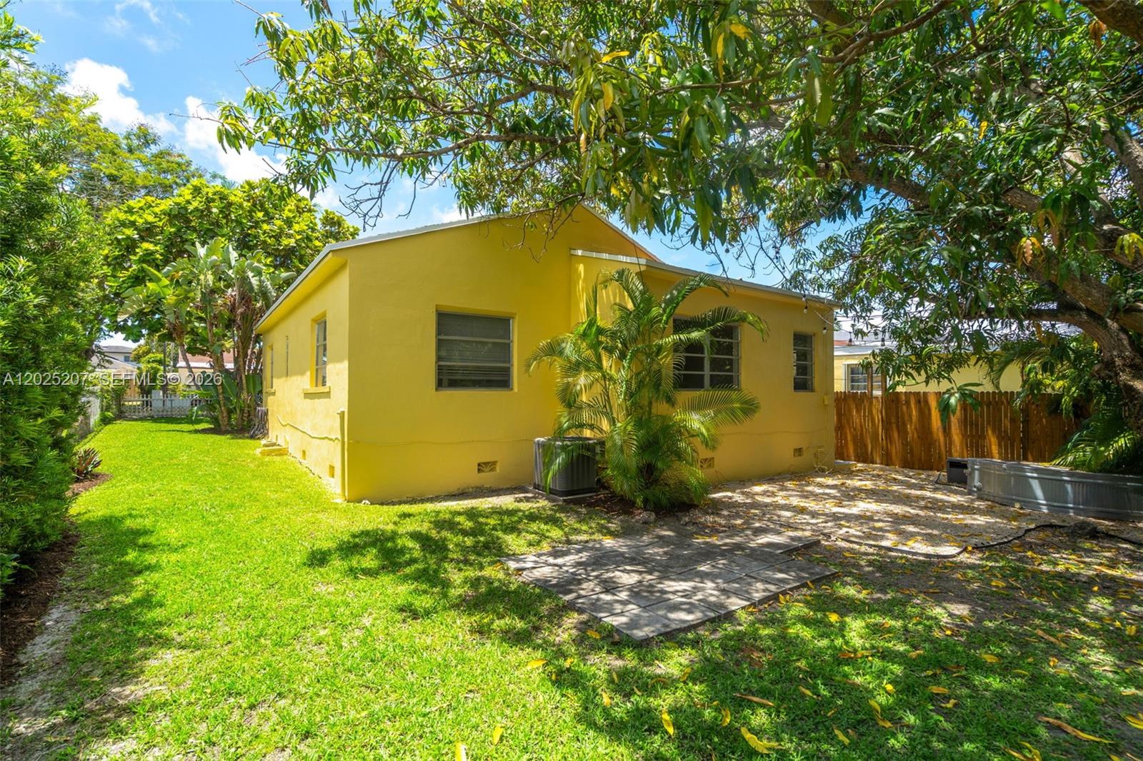 1811 SW 17th Ter Miami, FL 33145
