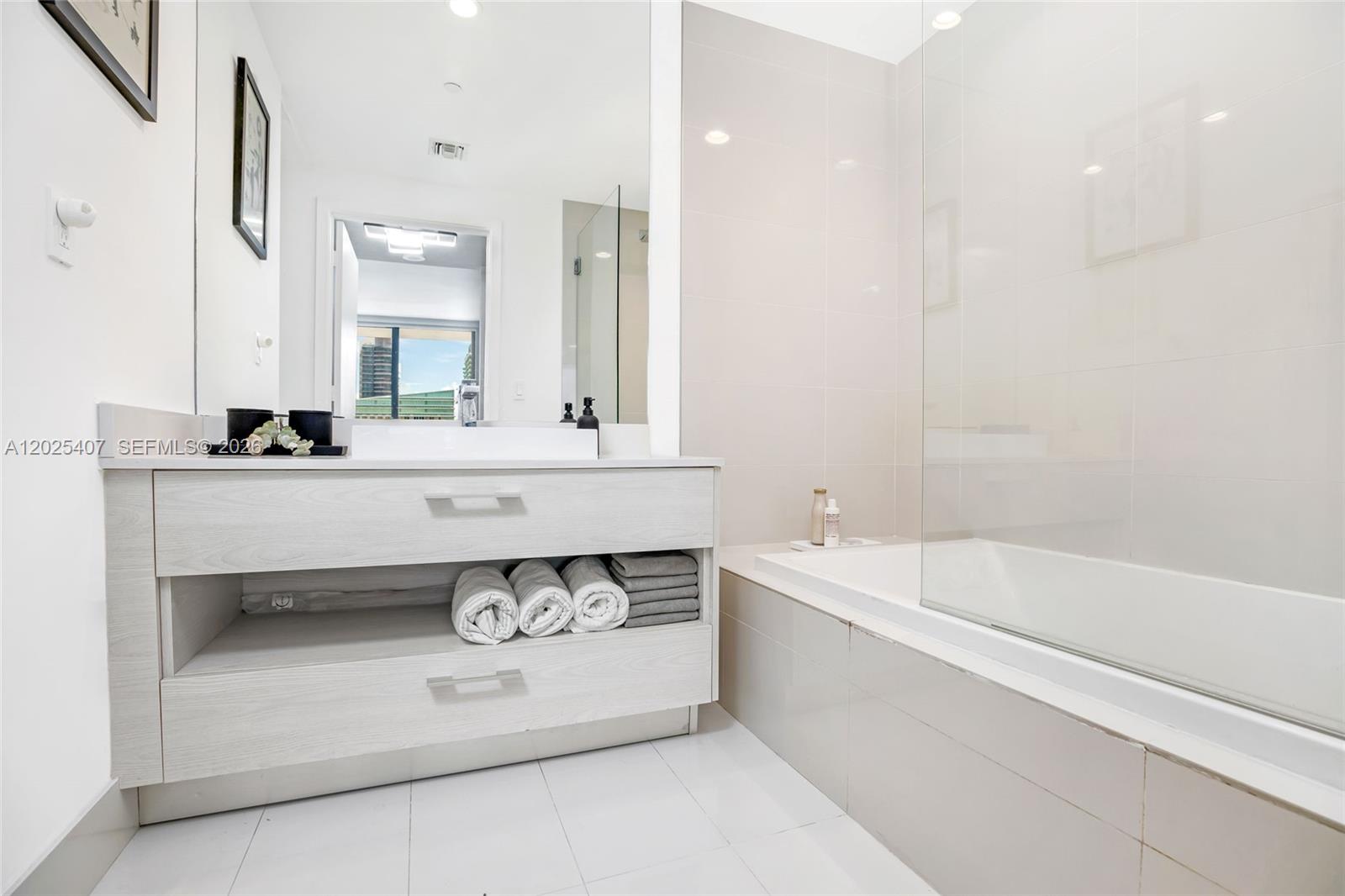 image Brickell Heights West24