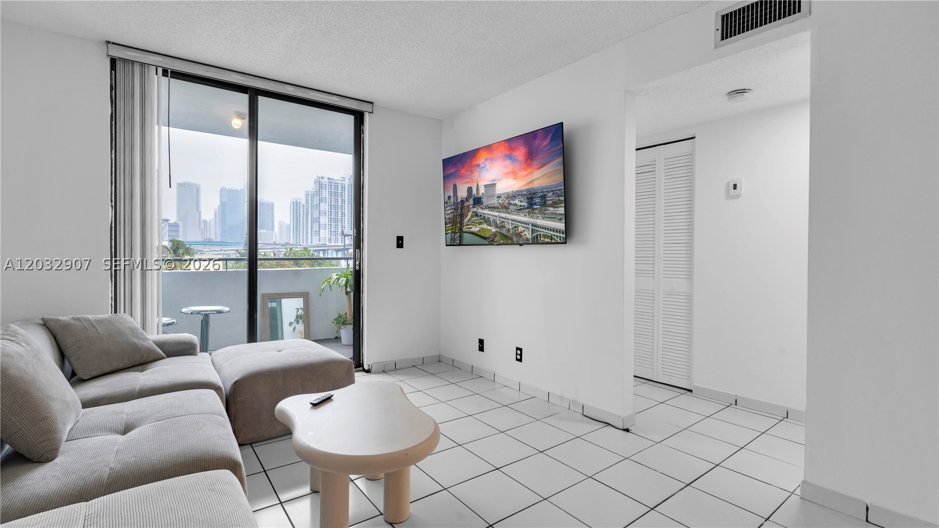 546 SW 1st St #603 Miami, FL 33130