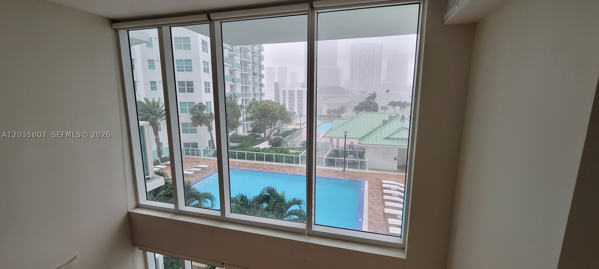image Brickell on the River South9