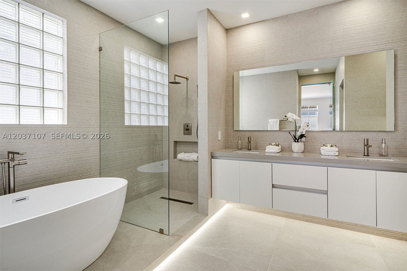 21156 NE 33rd Ave Aventura, FL 33180