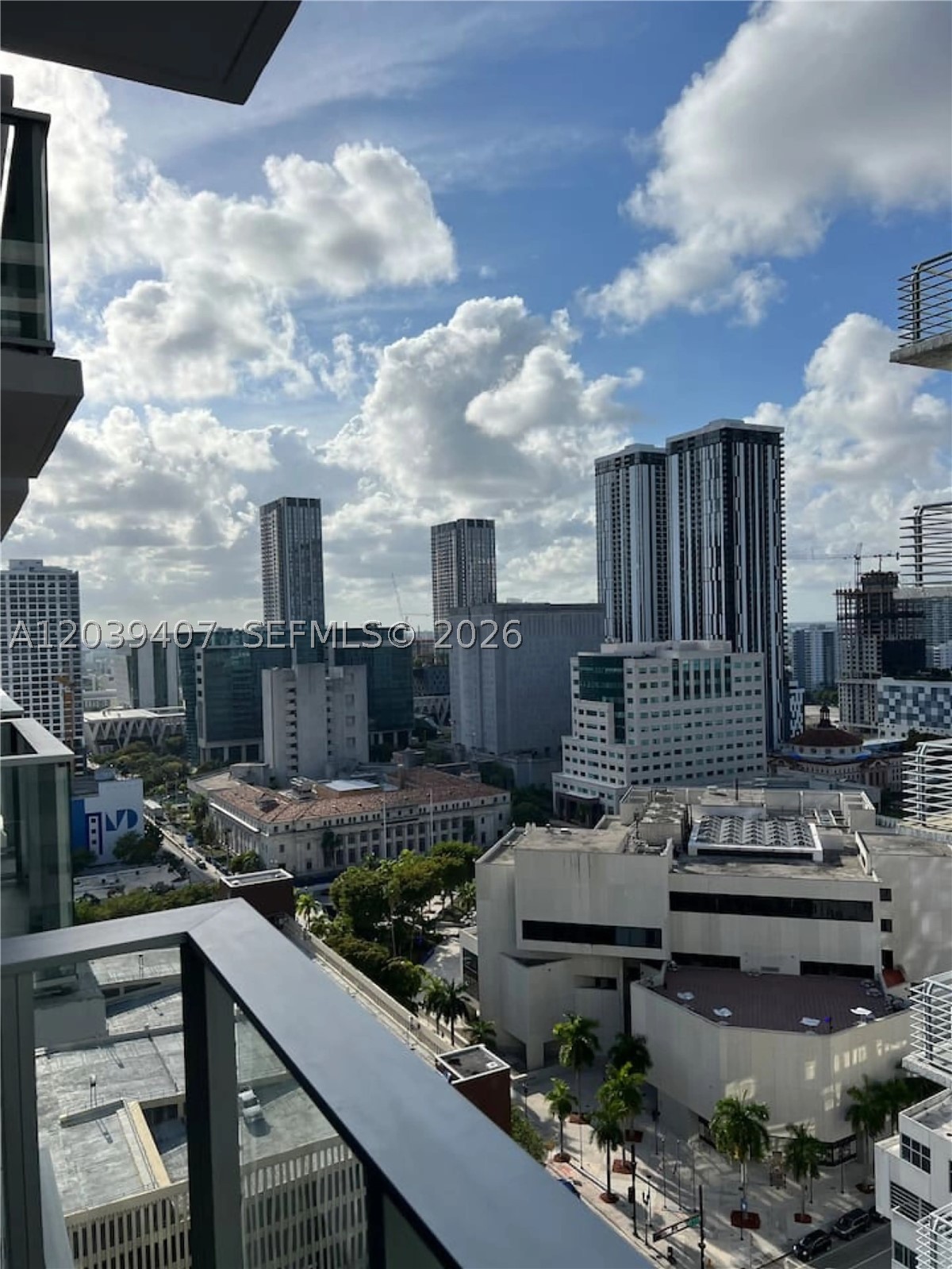 image Yotel12