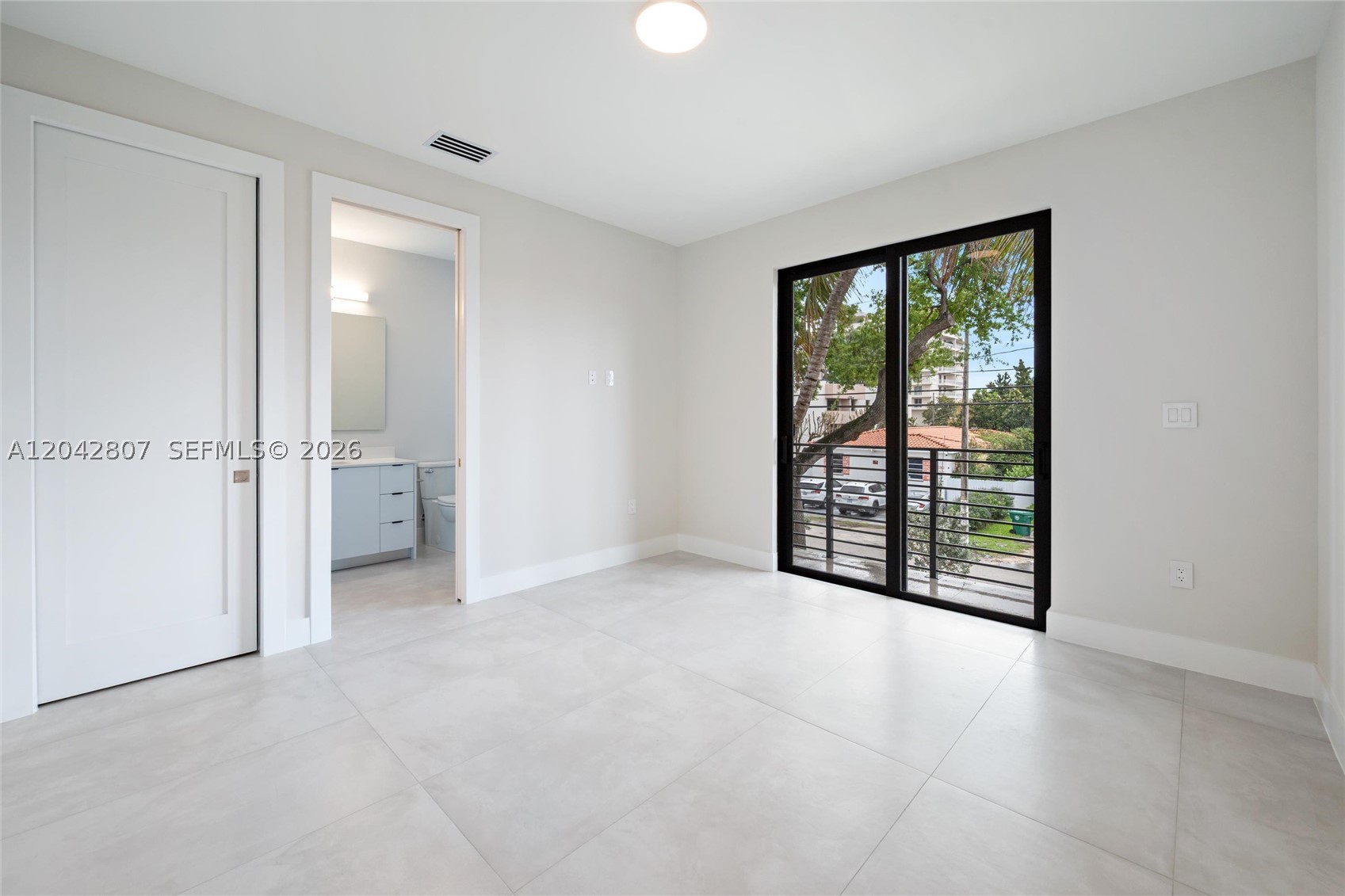 2747 SW 23rd Ter Miami, FL 33145