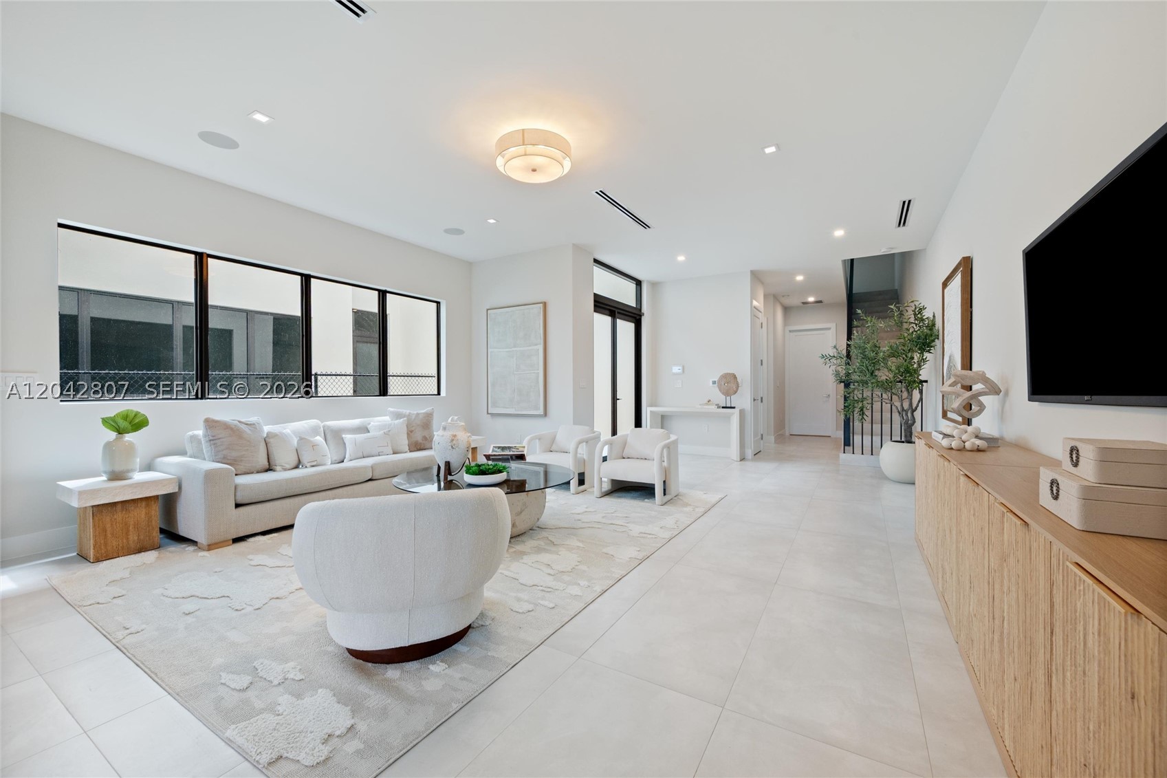 2747 SW 23rd Ter Miami, FL 33145